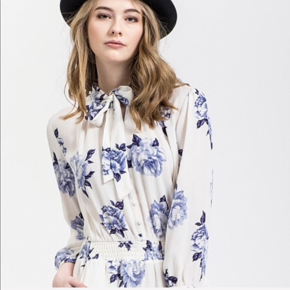 !!BLUE FLORAL BOHO  ROMPER - Picture 2 of 6